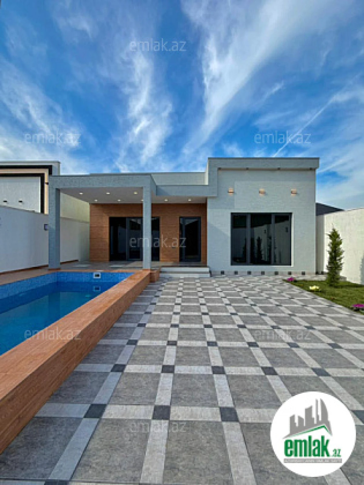 Satılır 4 otaqlı mənzil 150 m²