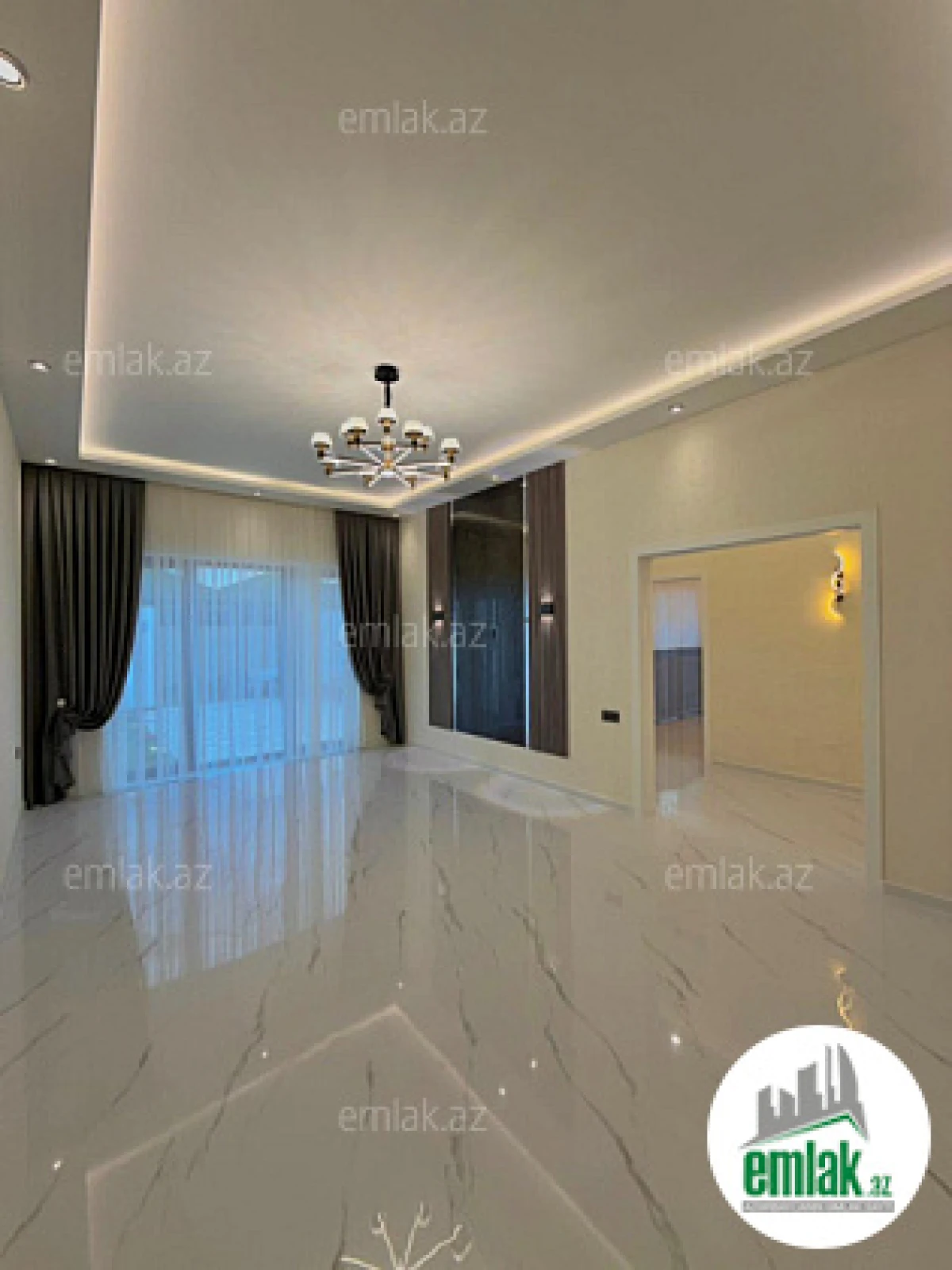Satılır 4 otaqlı mənzil 150 m²