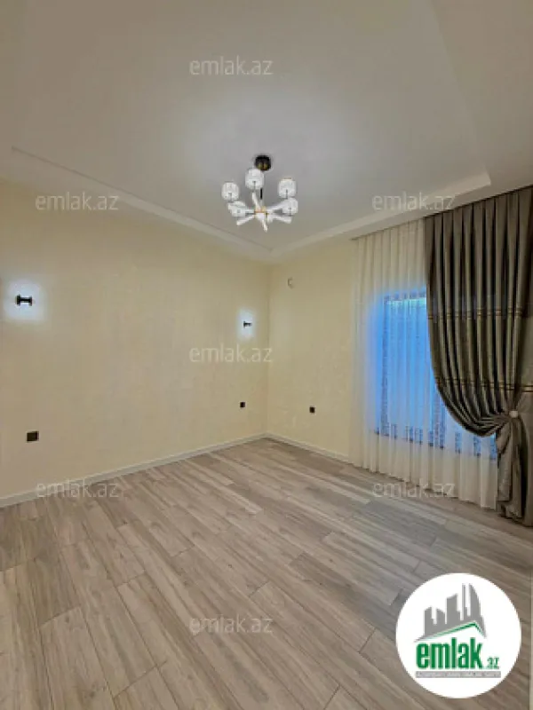 Satılır 4 otaqlı mənzil 150 m²