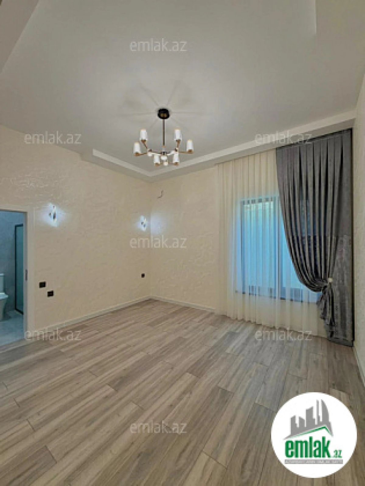 Satılır 4 otaqlı mənzil 150 m²