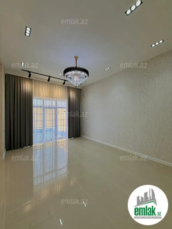 Satılır 4 otaqlı mənzil 140 m²