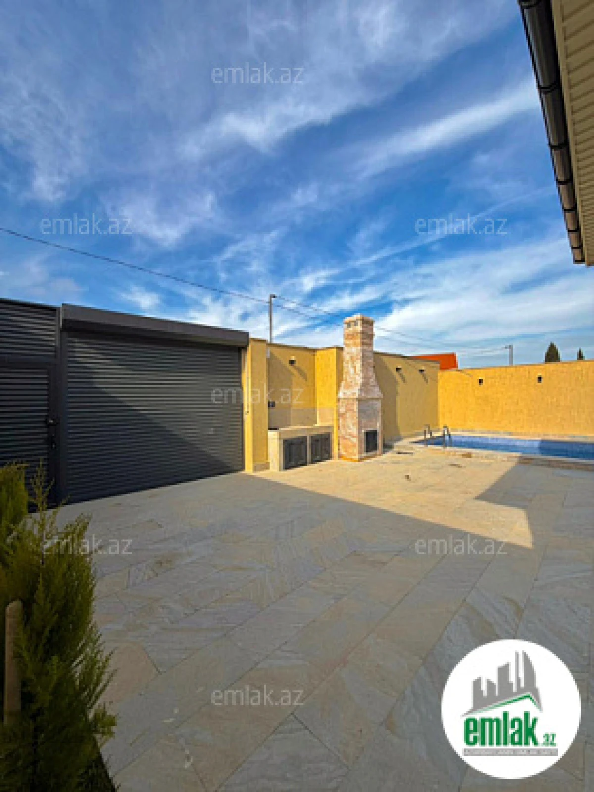 Satılır 4 otaqlı mənzil 140 m²