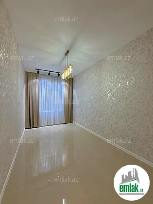 Satılır 4 otaqlı mənzil 140 m²