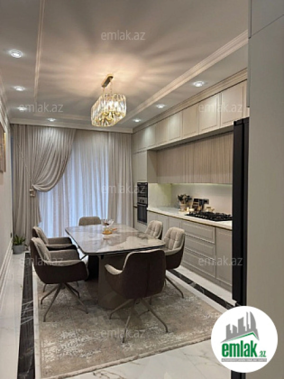 Satılır 4 otaqlı yeni tikili 200 m²