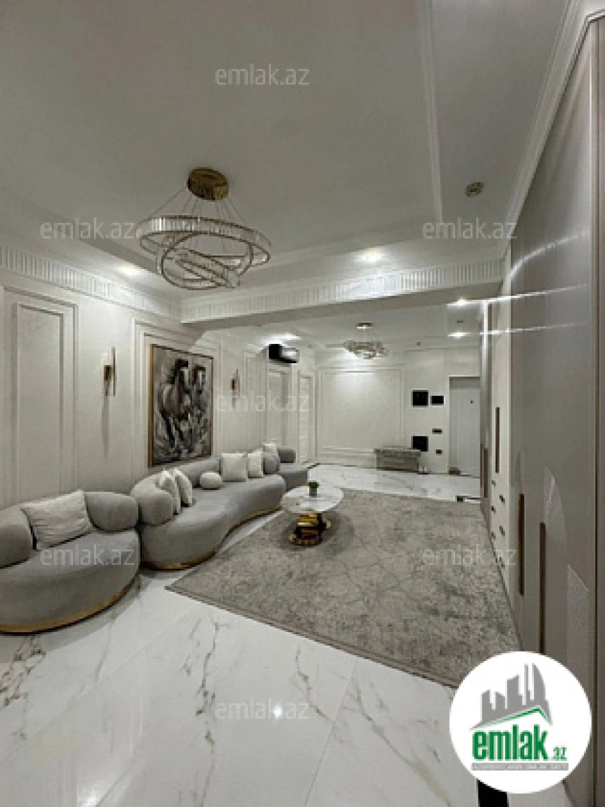 Satılır 4 otaqlı yeni tikili 200 m²