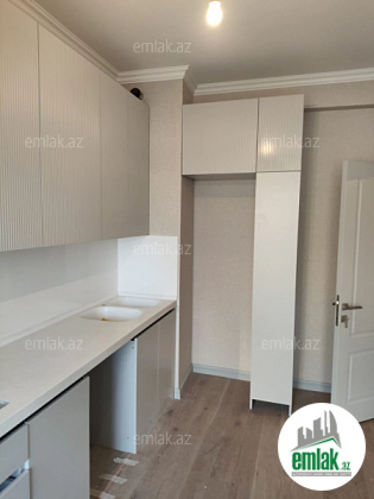 Satılır 2 otaqlı yeni tikili 61 m²