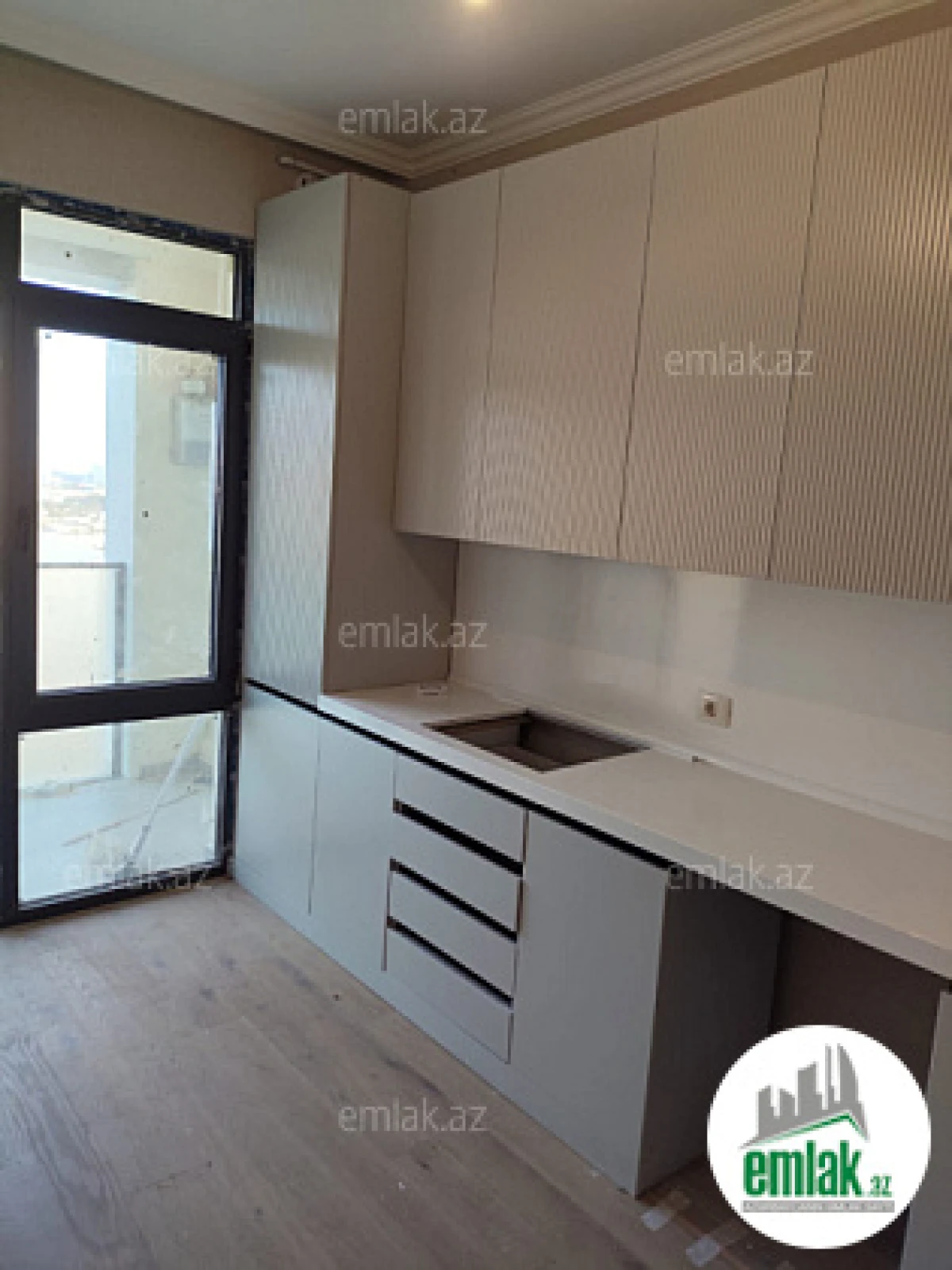 Satılır 2 otaqlı yeni tikili 61 m²