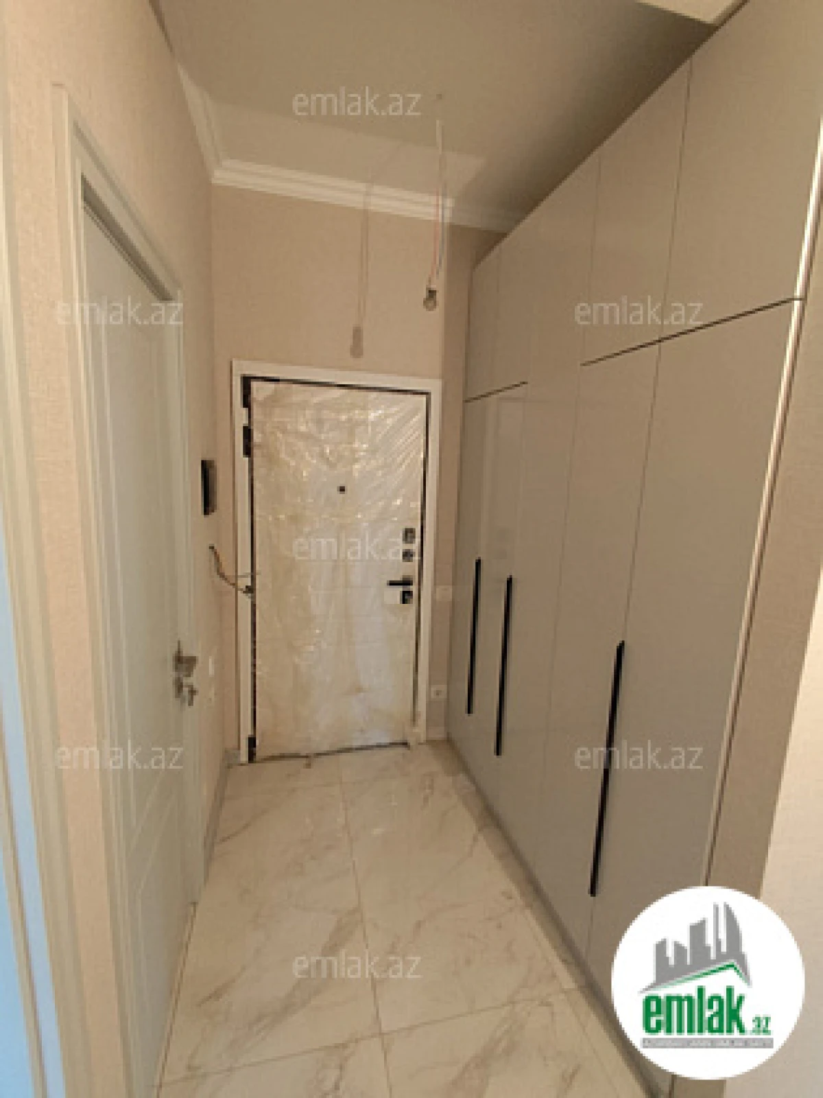 Satılır 2 otaqlı yeni tikili 61 m²