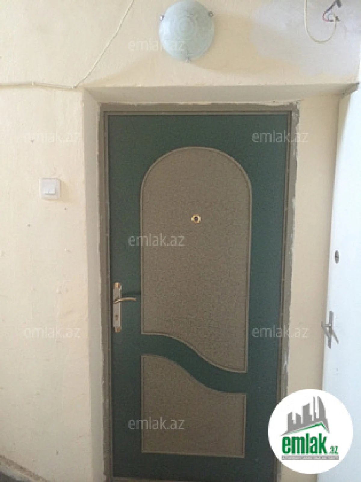 Satılır 1 otaqlı köhnə tikili 30 m²