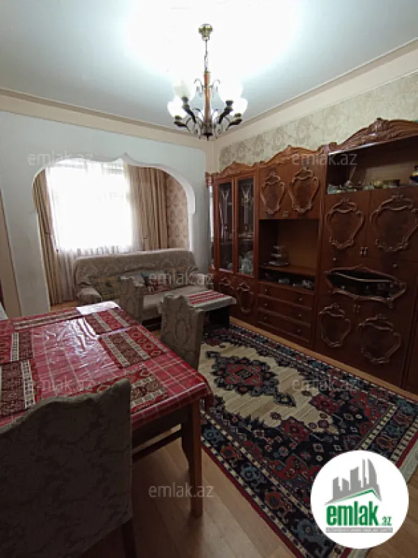 Satılır 3 otaqlı köhnə tikili 70 m²