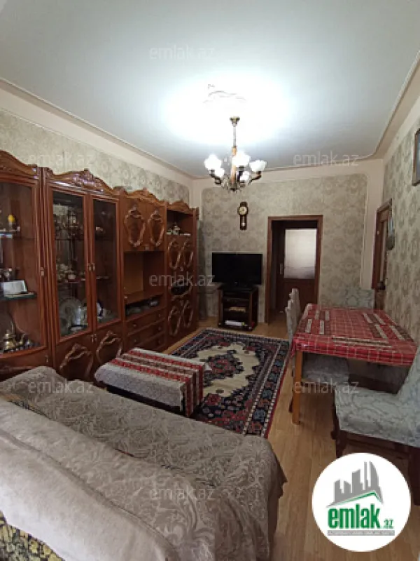 Satılır 3 otaqlı köhnə tikili 70 m²