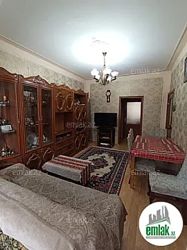 Satılır 3 otaqlı köhnə tikili 70 m²