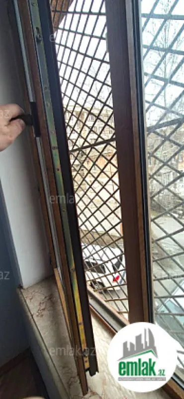 Satılır 3 otaqlı köhnə tikili 80 m²