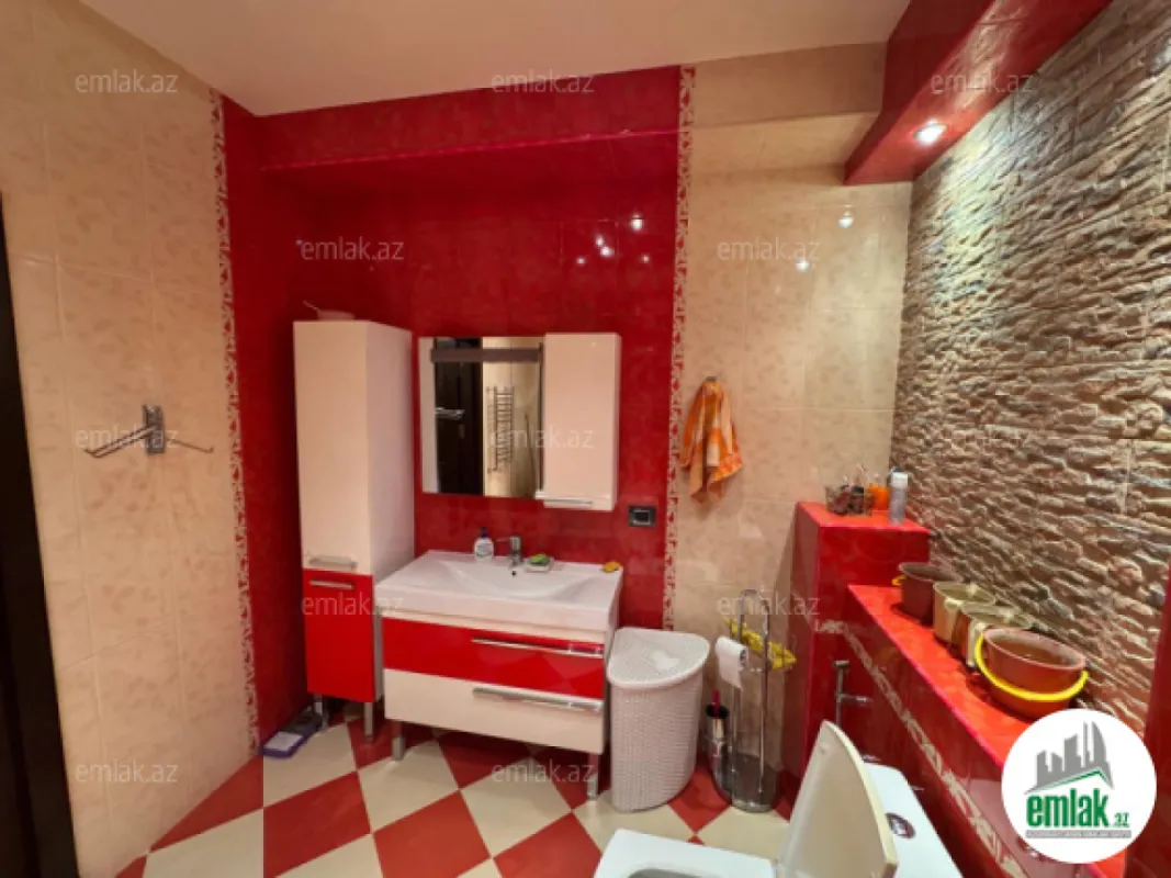 Satılır 4 otaqlı yeni tikili 215 m²