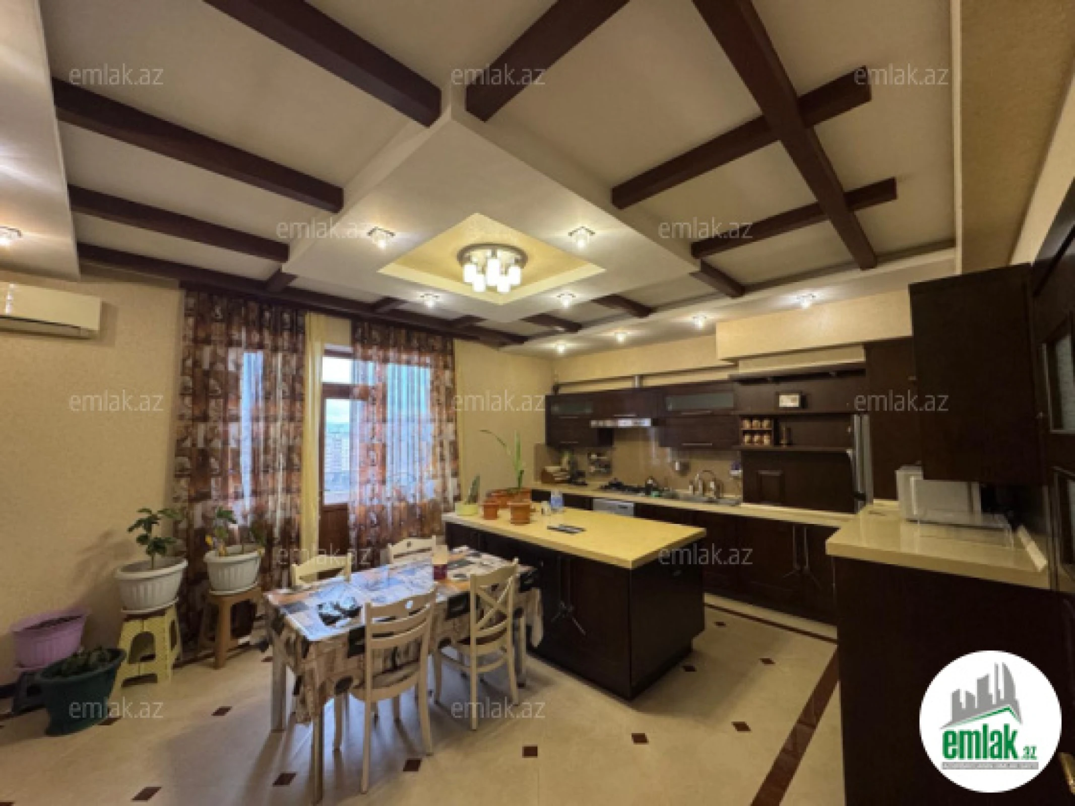 Satılır 4 otaqlı yeni tikili 215 m²