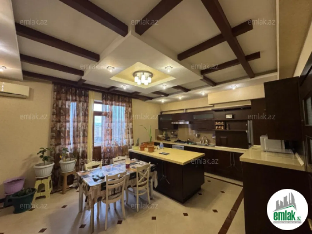 Satılır 4 otaqlı yeni tikili 215 m²