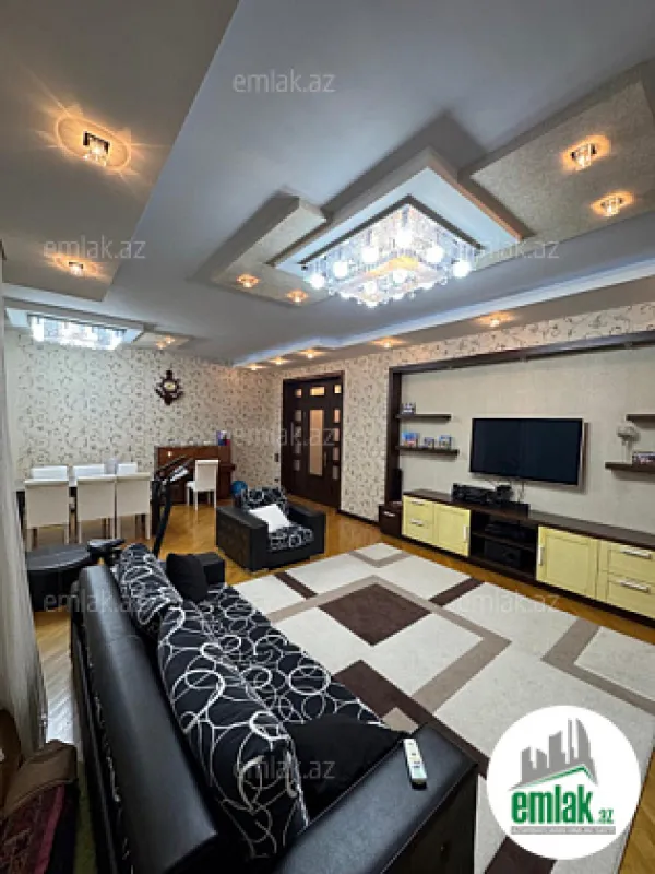 Satılır 4 otaqlı yeni tikili 215 m²