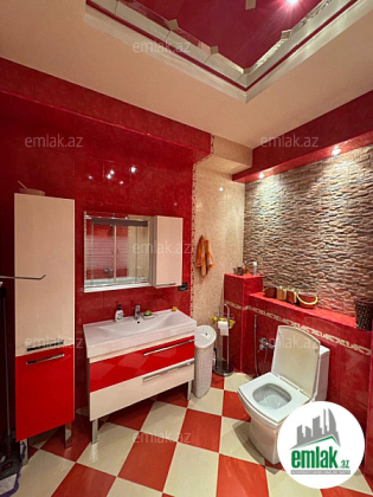 Satılır 4 otaqlı yeni tikili 215 m²