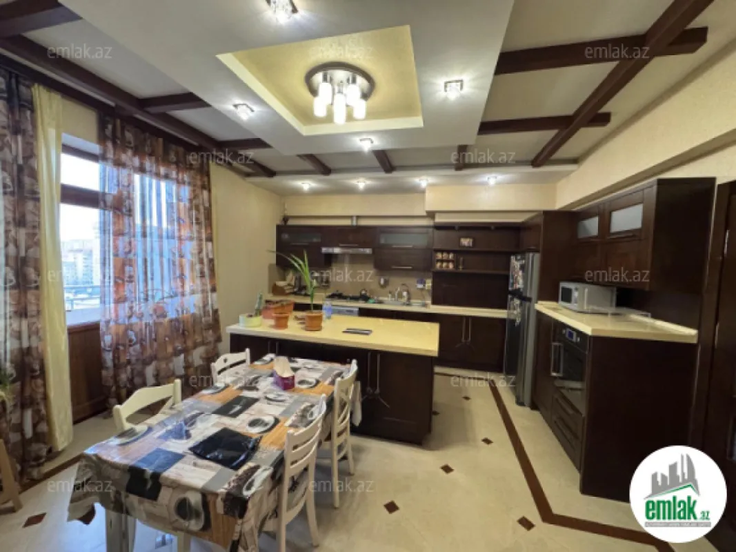 Satılır 4 otaqlı yeni tikili 215 m²