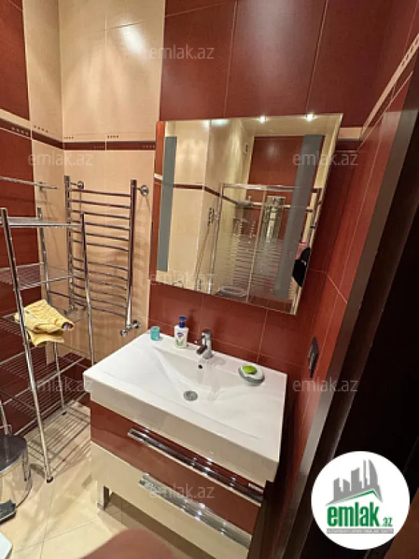 Satılır 4 otaqlı yeni tikili 215 m²