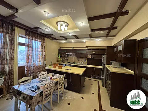 Satılır 4 otaqlı yeni tikili 215 m²