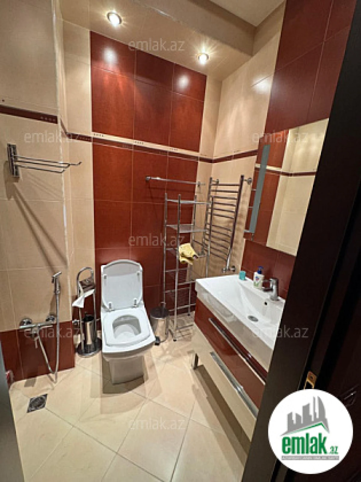 Satılır 4 otaqlı yeni tikili 215 m²