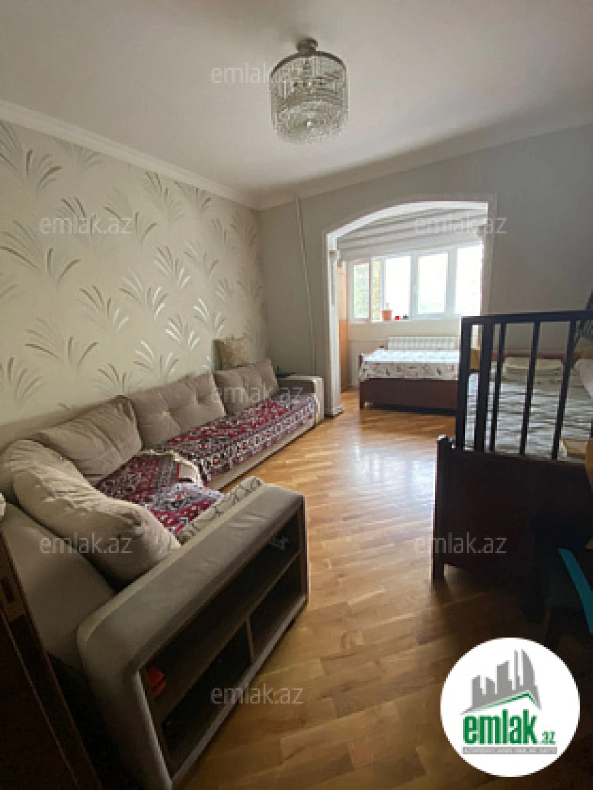 Satılır 4 otaqlı köhnə tikili 100 m²