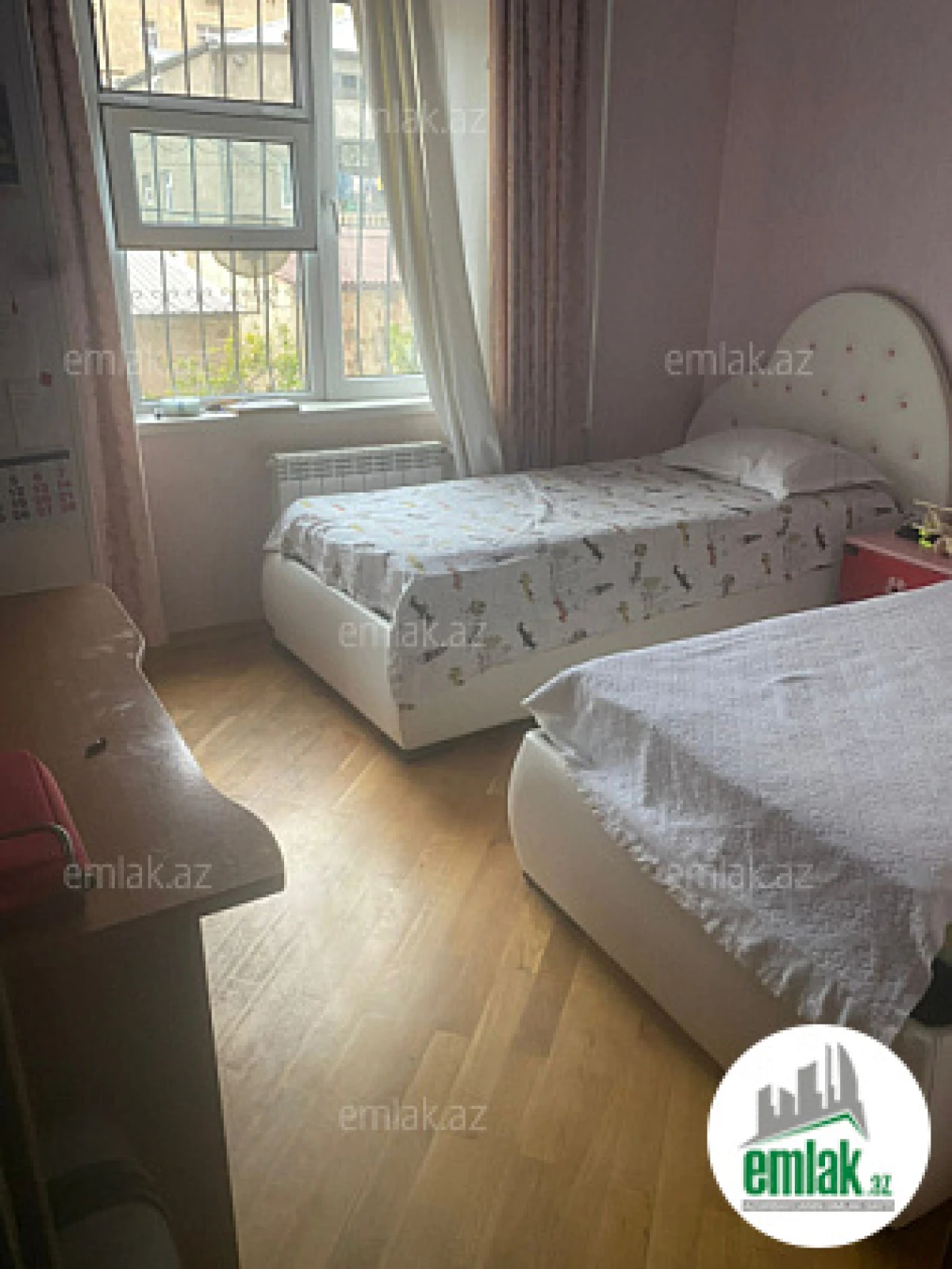 Satılır 4 otaqlı köhnə tikili 100 m²