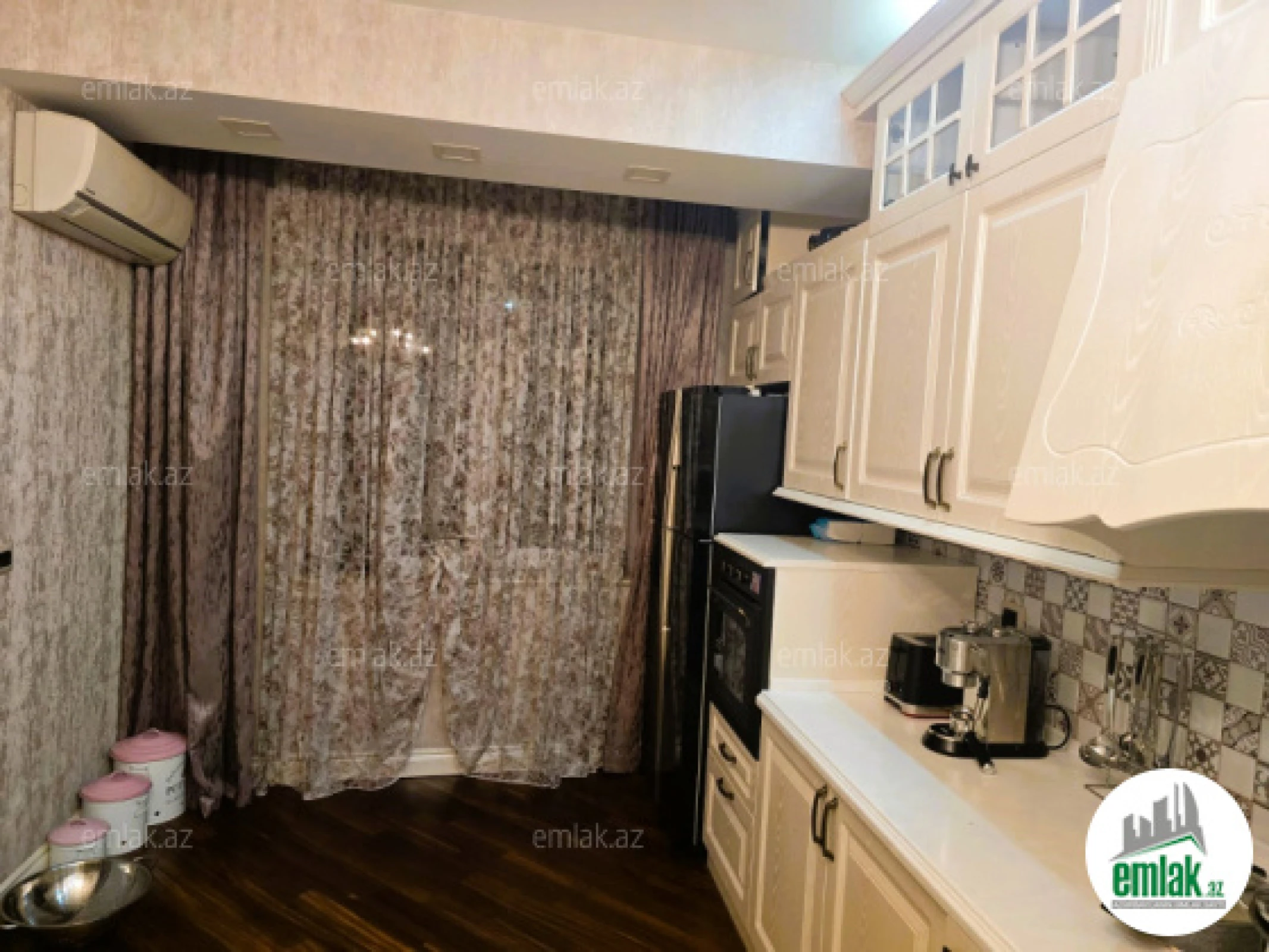 Satılır 4 otaqlı yeni tikili 195 m²