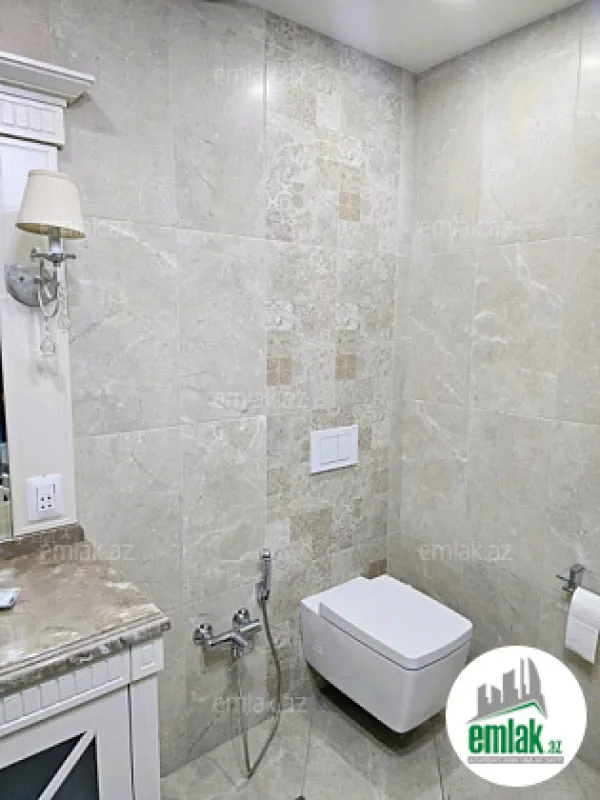 Satılır 4 otaqlı yeni tikili 195 m²