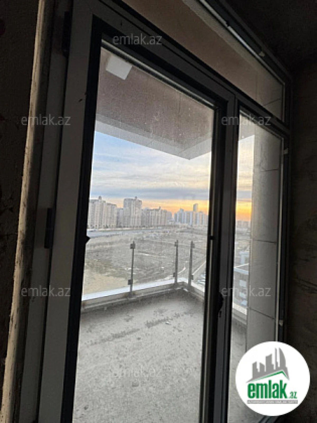 Satılır 3 otaqlı yeni tikili 100 m²