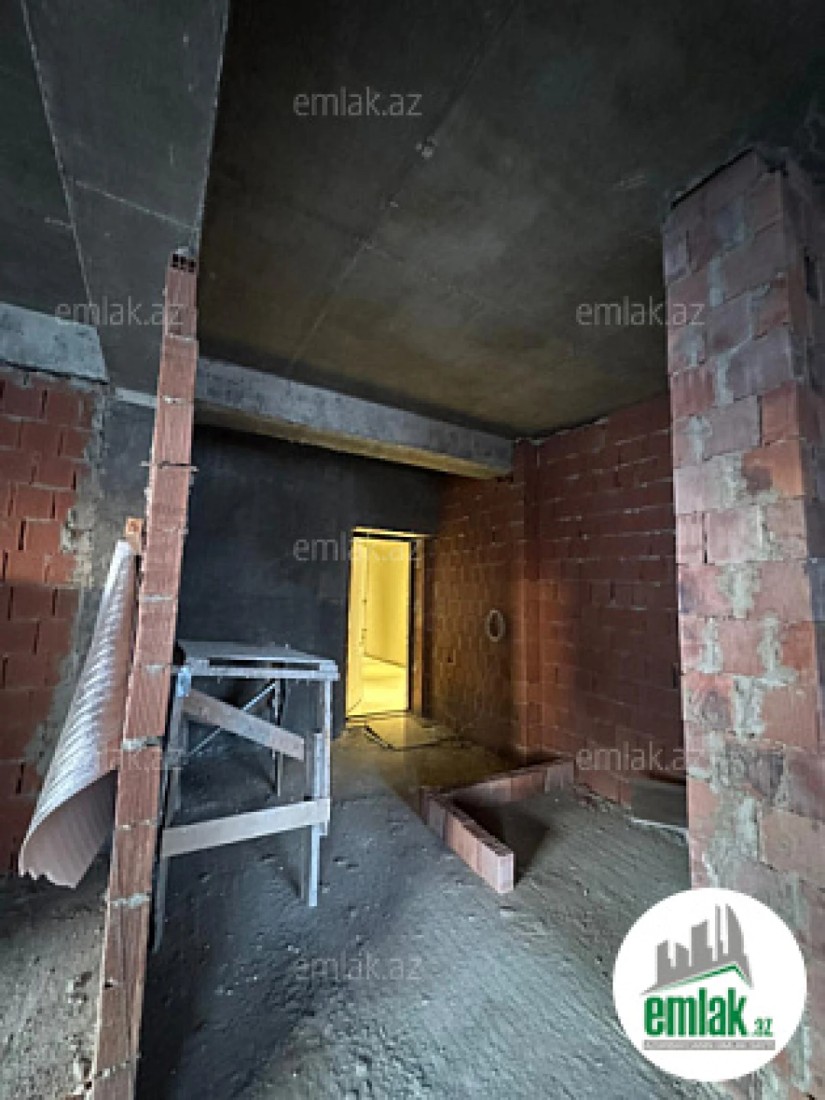 Satılır 3 otaqlı yeni tikili 100 m²