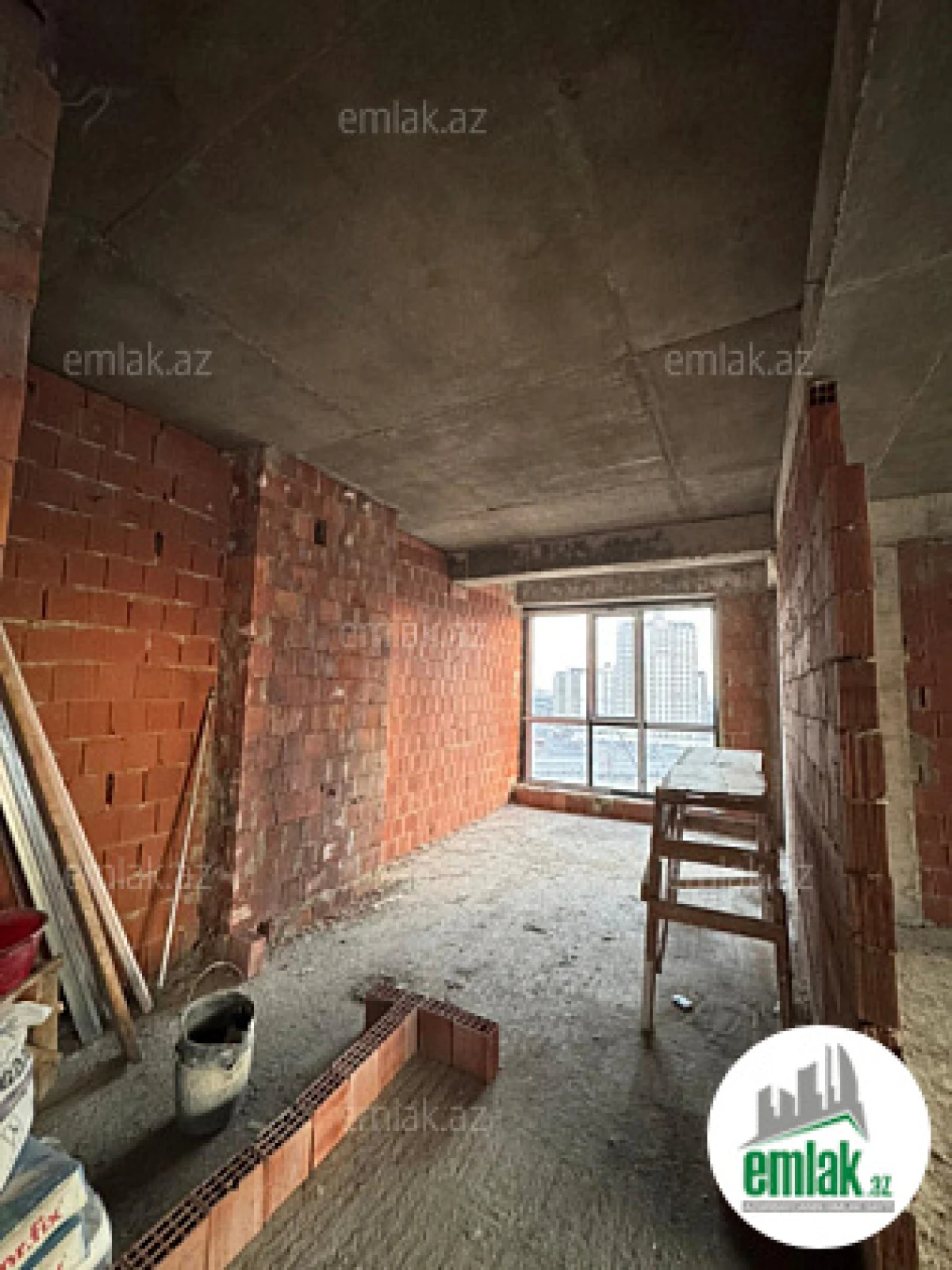 Satılır 3 otaqlı yeni tikili 100 m²