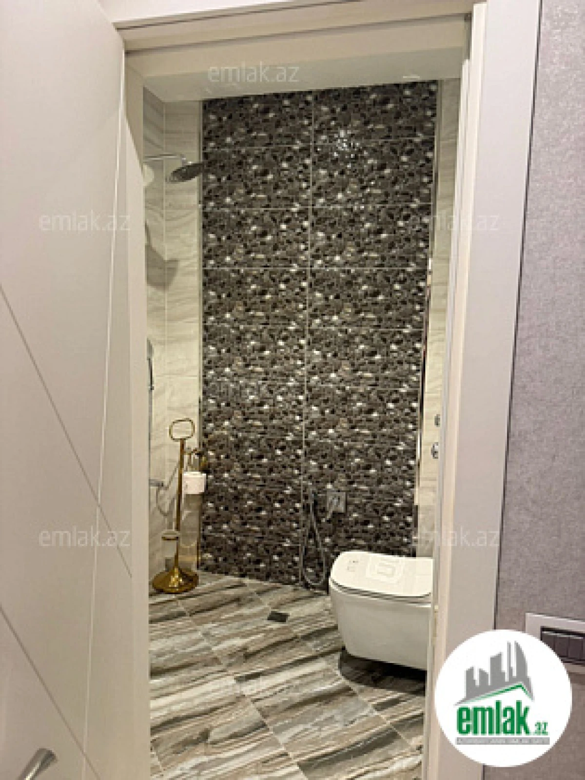 Satılır 3 otaqlı yeni tikili 132 m²