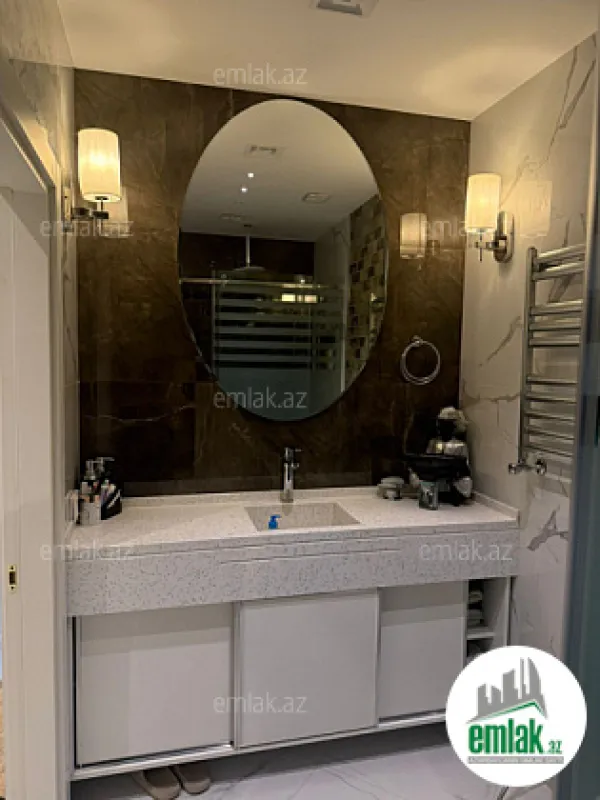 Satılır 3 otaqlı yeni tikili 132 m²