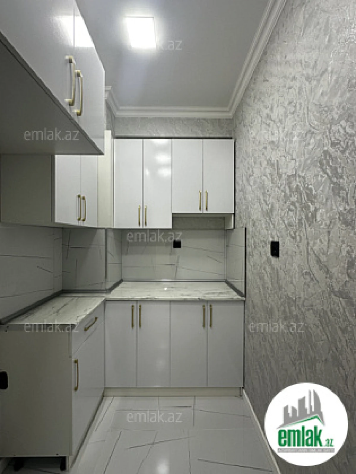 Satılır 2 otaqlı yeni tikili 42 m²