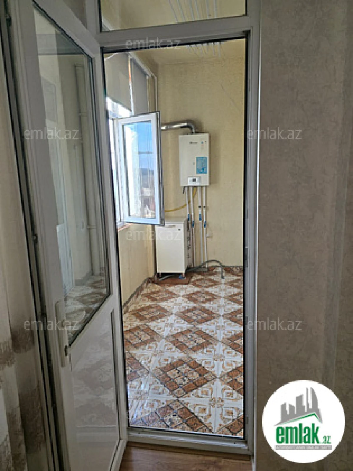 Satılır 2 otaqlı yeni tikili 82.5 m²