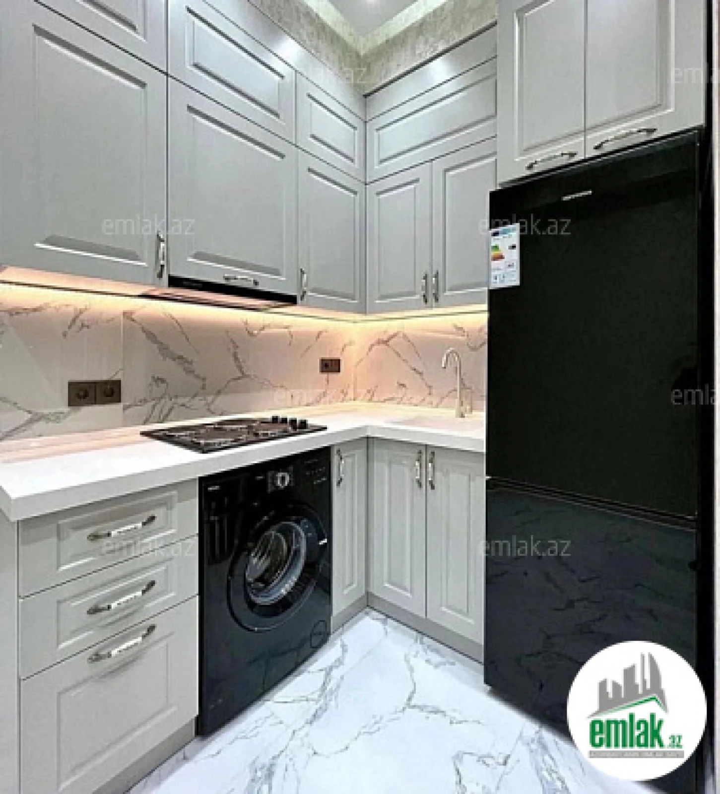 Satılır 2 otaqlı köhnə tikili 52 m²