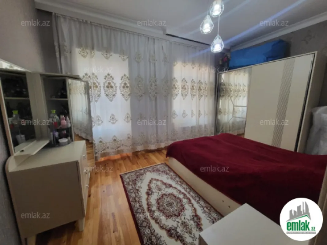 Satılır 5 otaqlı həyət evi 250 m²