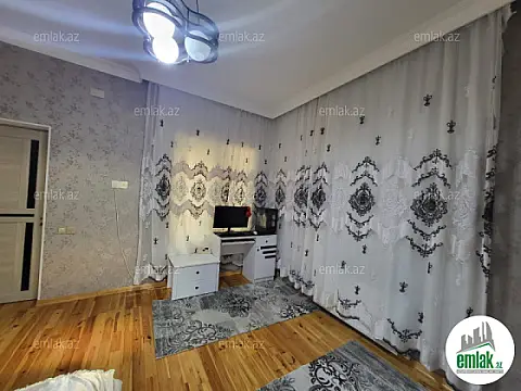 Satılır 5 otaqlı həyət evi 250 m²