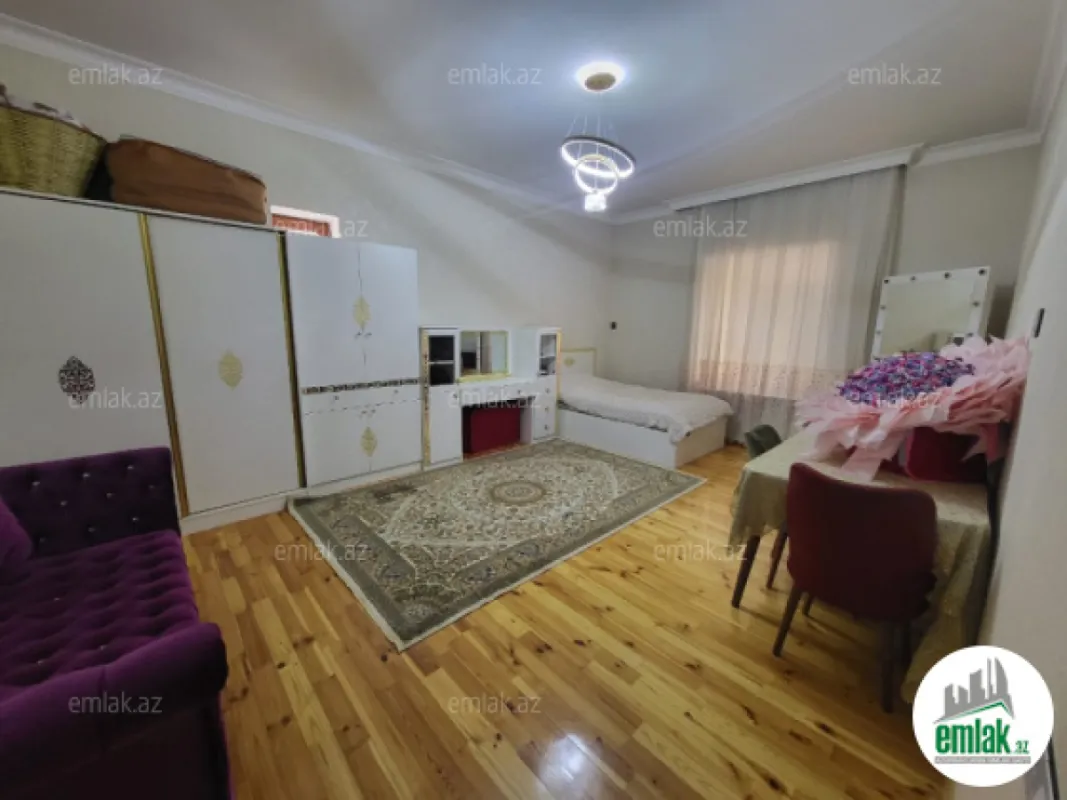 Satılır 5 otaqlı həyət evi 250 m²