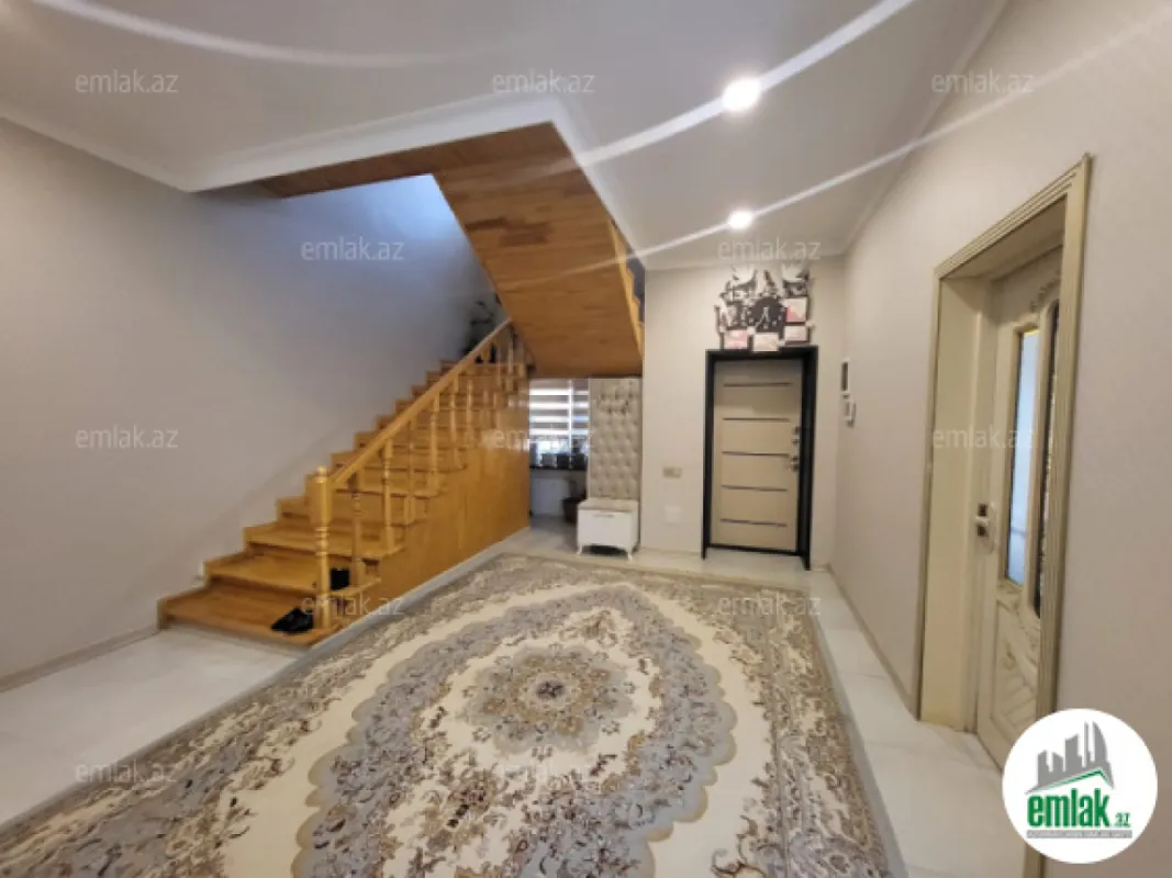 Satılır 5 otaqlı həyət evi 250 m²