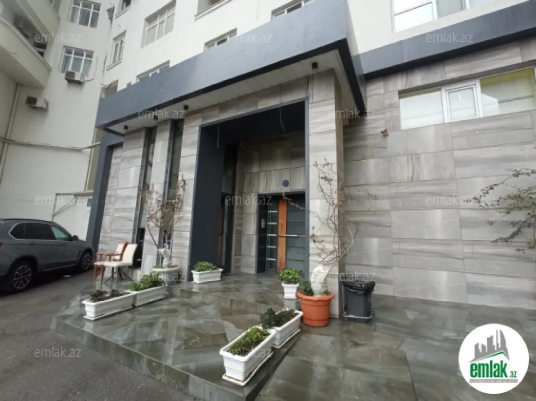 Satılır 3 otaqlı yeni tikili 200 m²