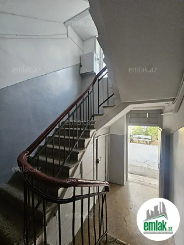 Satılır 3 otaqlı köhnə tikili 70 m²