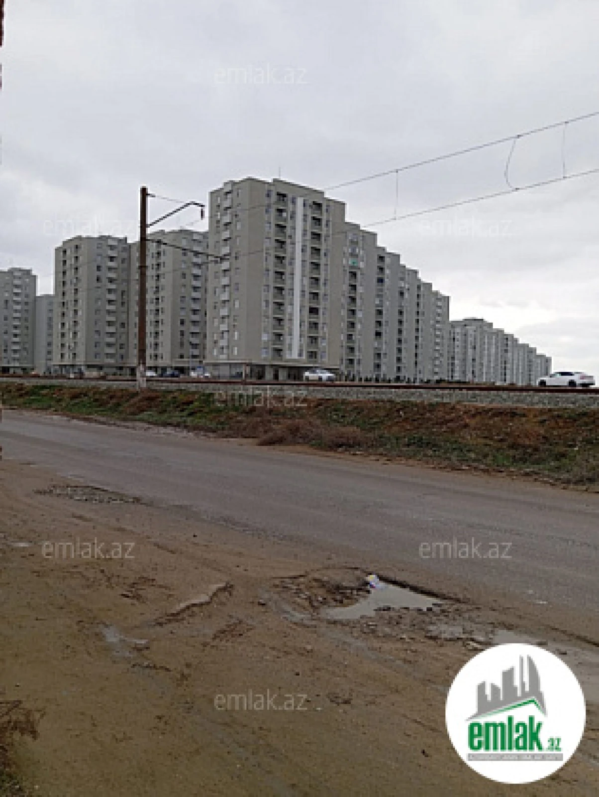 Satılır 5 otaqlı həyət evi 180 m²