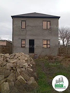 Satılır 5 otaqlı həyət evi 180 m²