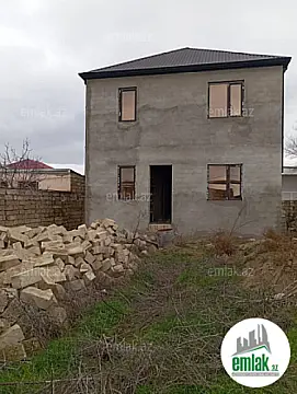 Satılır 5 otaqlı həyət evi 180 m²