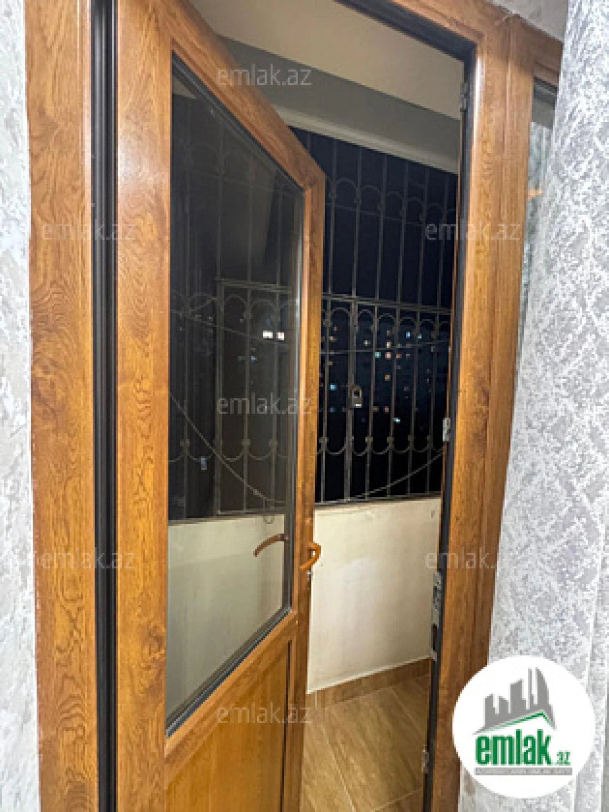 Satılır 2 otaqlı köhnə tikili 60 m²