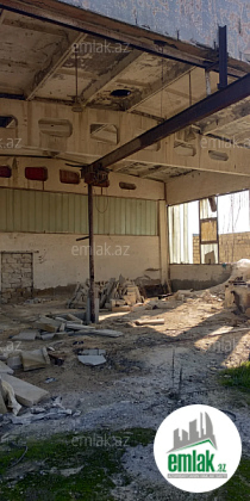 Satılır 8 otaqlı obyekt 30000 m²