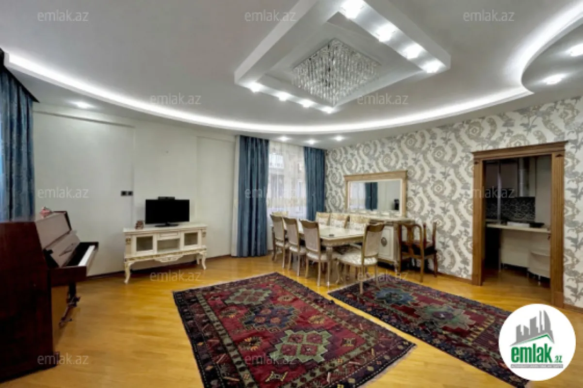 Satılır 3 otaqlı yeni tikili 125 m²